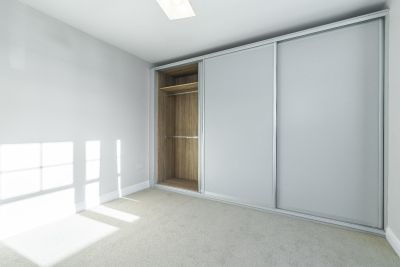 Komplet vstavaná skriňa